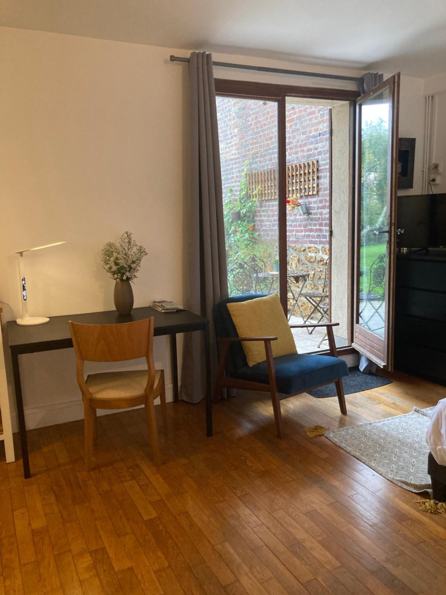 Studio Avec Terrasse Sur Jardin 퐁트네수부아 외부 사진